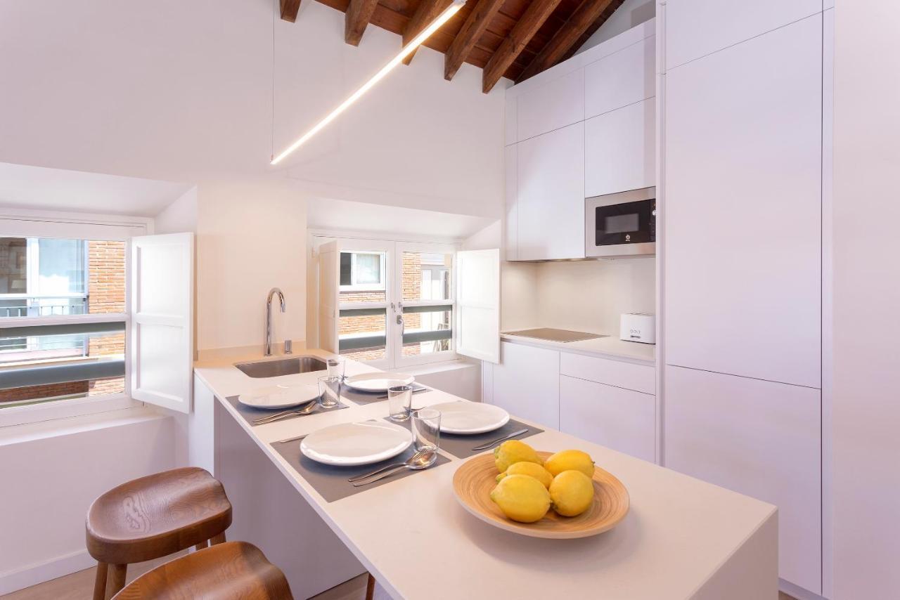 Apartamentos Thyssen Cisneros By Rent Me Malaga Luaran gambar
