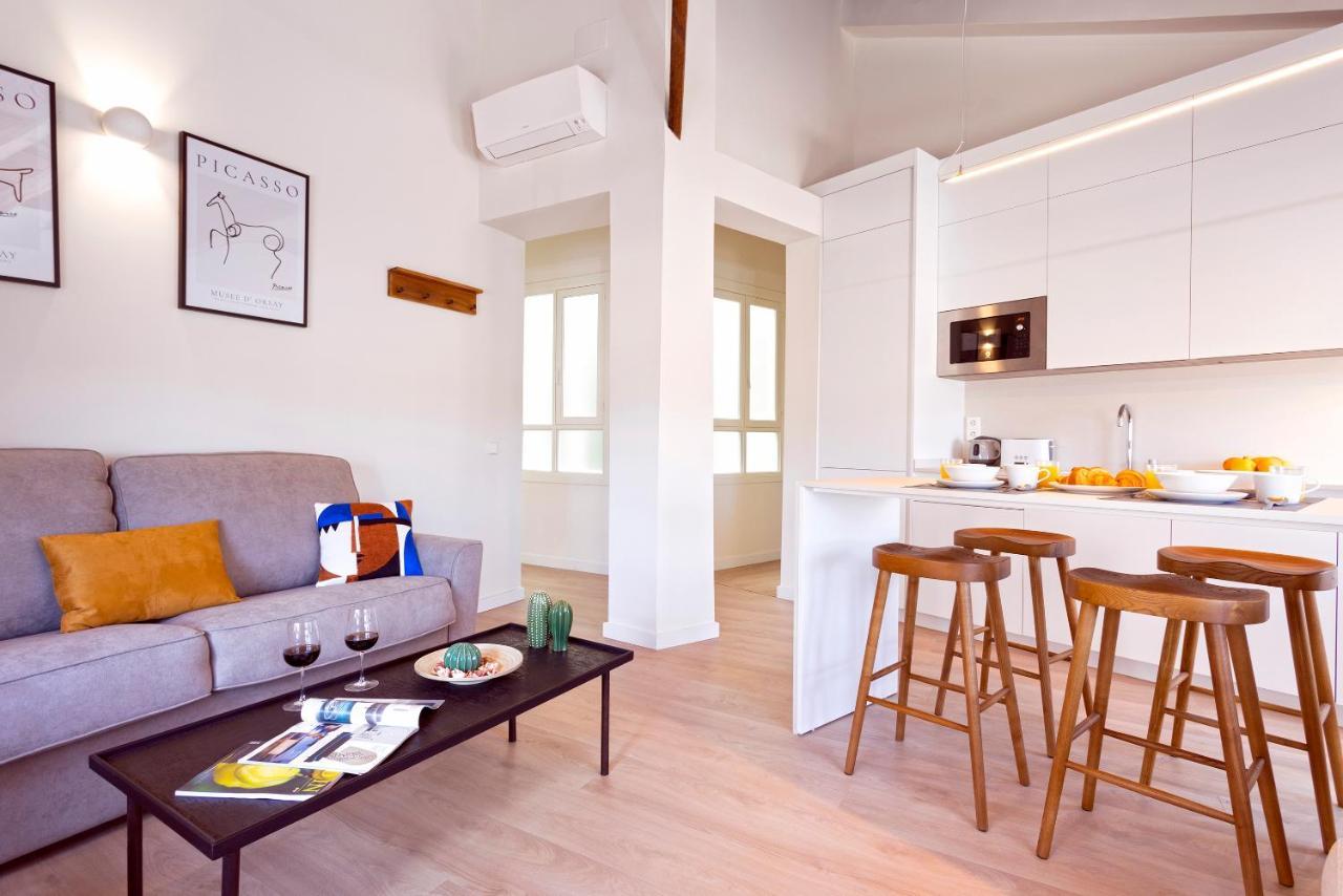 Apartamentos Thyssen Cisneros By Rent Me Malaga Luaran gambar