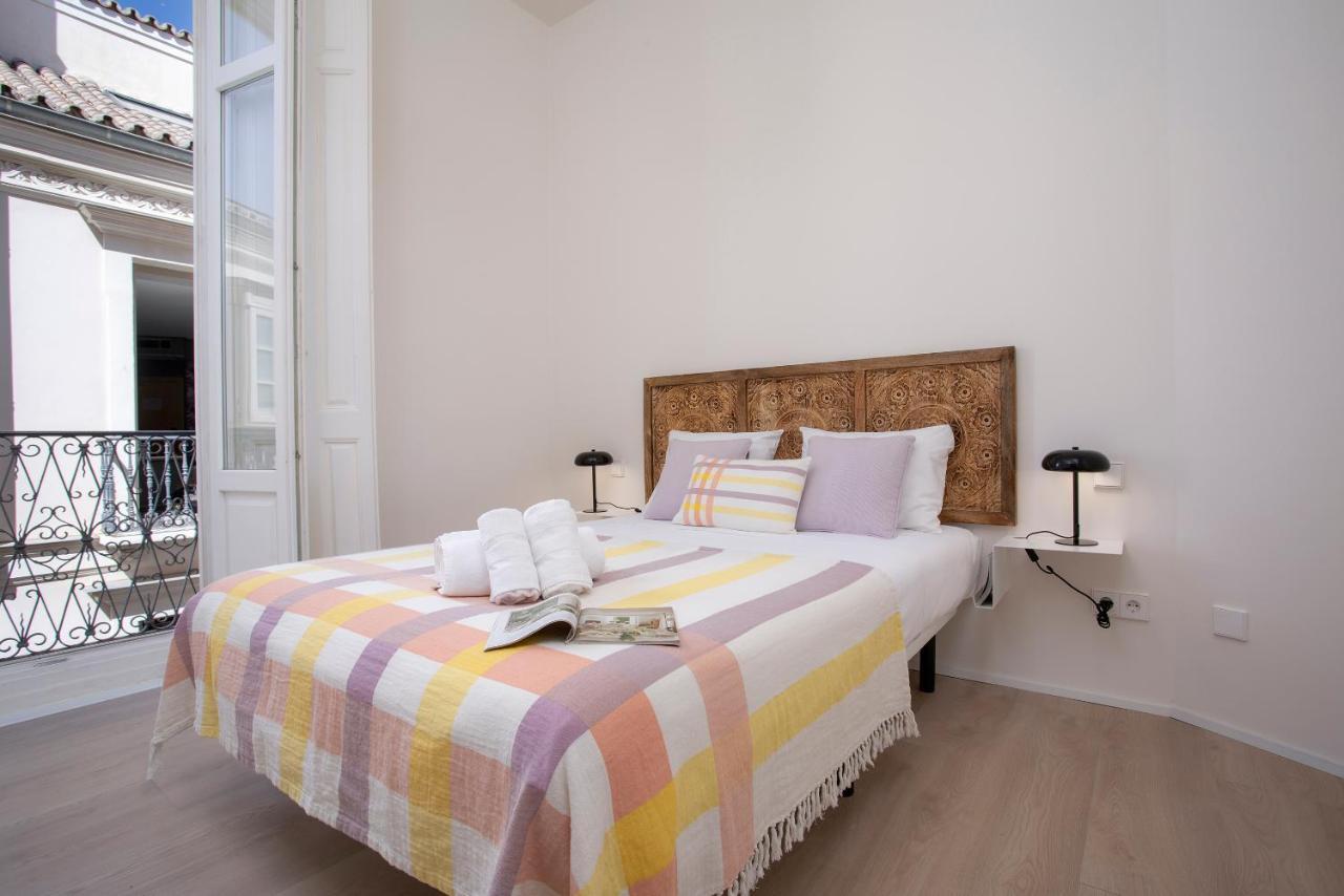 Apartamentos Thyssen Cisneros By Rent Me Malaga Luaran gambar