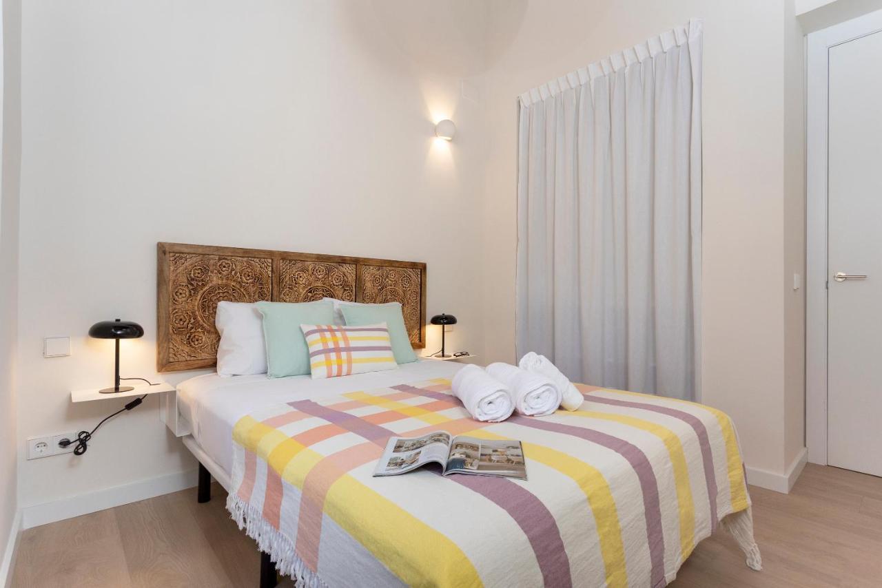Apartamentos Thyssen Cisneros By Rent Me Malaga Luaran gambar
