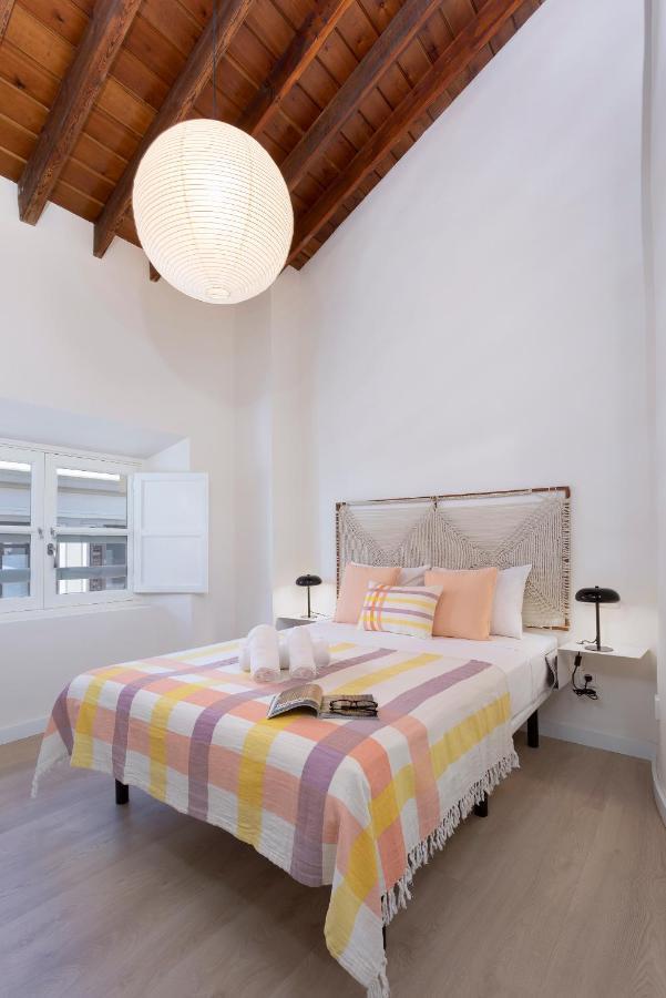 Apartamentos Thyssen Cisneros By Rent Me Malaga Luaran gambar