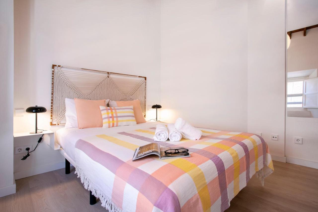 Apartamentos Thyssen Cisneros By Rent Me Malaga Luaran gambar