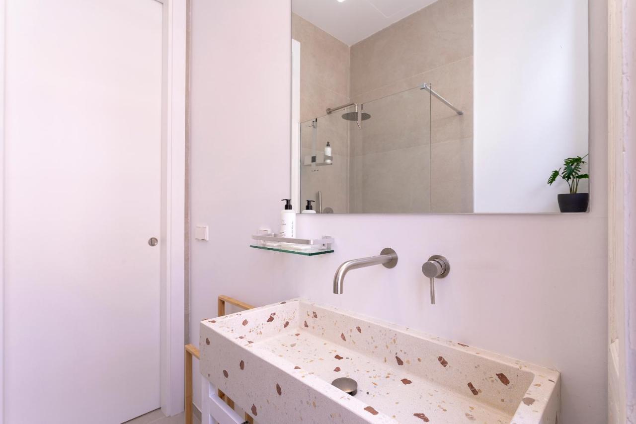 Apartamentos Thyssen Cisneros By Rent Me Malaga Luaran gambar