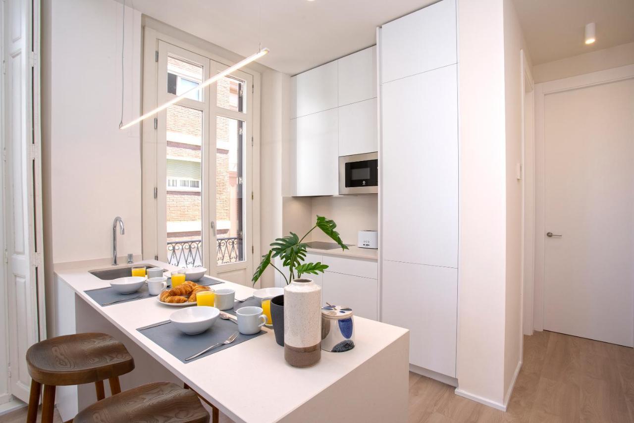 Apartamentos Thyssen Cisneros By Rent Me Malaga Luaran gambar