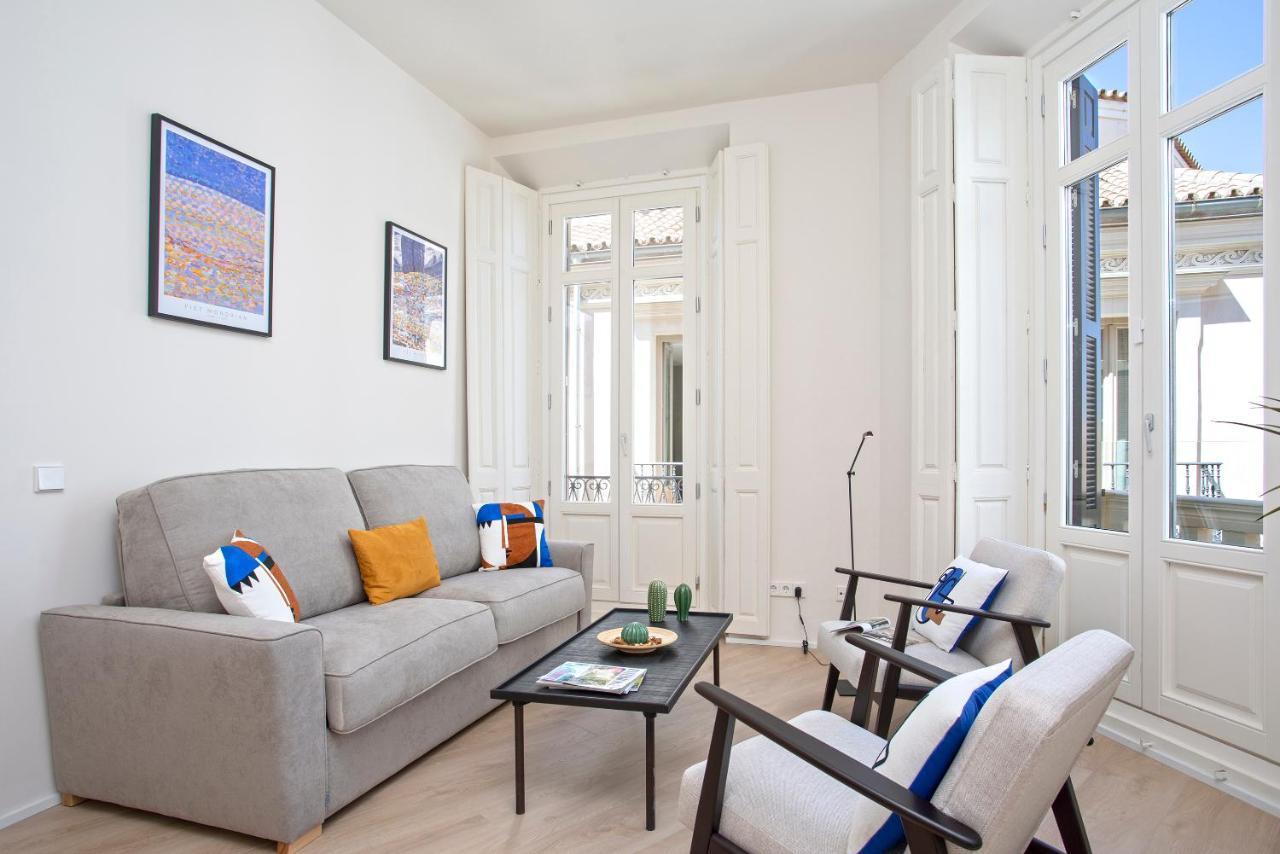 Apartamentos Thyssen Cisneros By Rent Me Malaga Luaran gambar