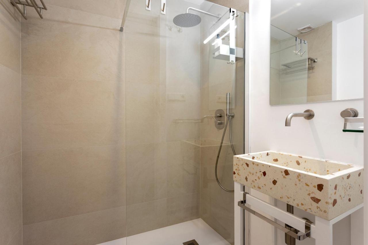 Apartamentos Thyssen Cisneros By Rent Me Malaga Luaran gambar
