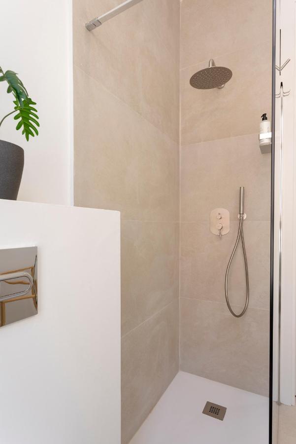 Apartamentos Thyssen Cisneros By Rent Me Malaga Luaran gambar