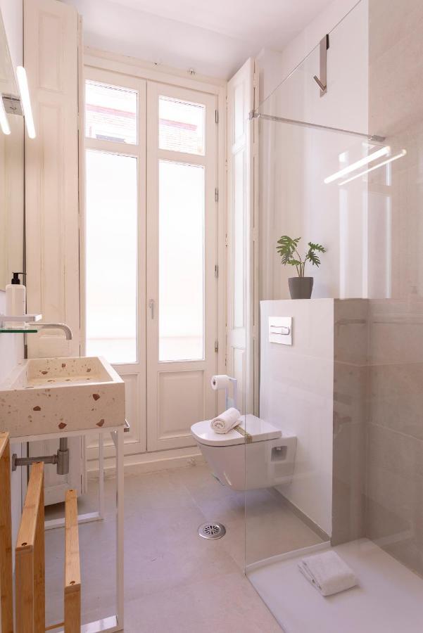 Apartamentos Thyssen Cisneros By Rent Me Malaga Luaran gambar